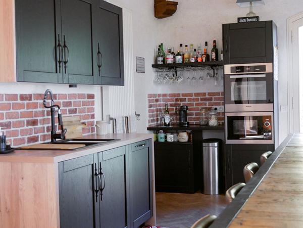 Maison moderne et rénovée de 280m² avec jardin, vignobles et prairies sur plus d'1 hectare à seulement 10 minutes de Brissac-Quincé