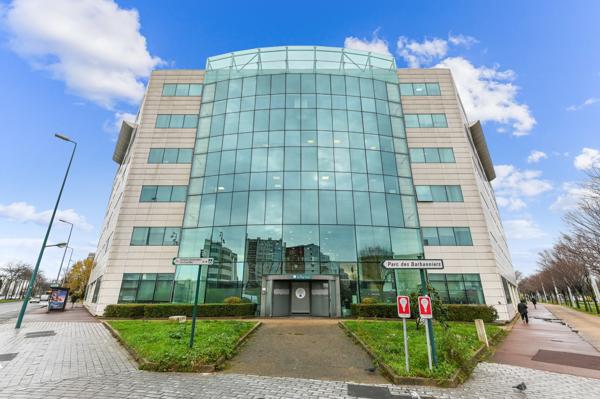 Bureaux rénovés à louer - Gennevilliers - Services - Proximité transports