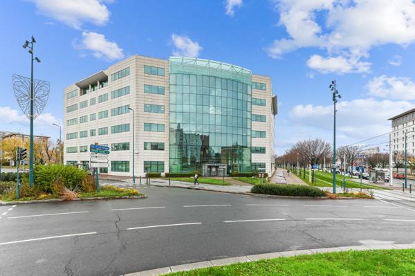 Bureaux rénovés à louer - Gennevilliers - Services - Proximité transports