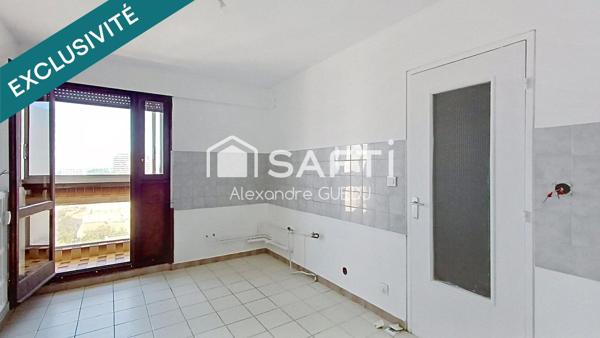 GRAND APPARTEMENT T4 DE 110 M² / PLUSIEURS BALCONS / CAVE / GARAGE EN SUS