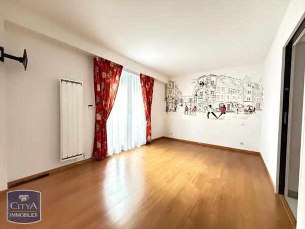 Appartement à louer 3 pièces 100.69m²