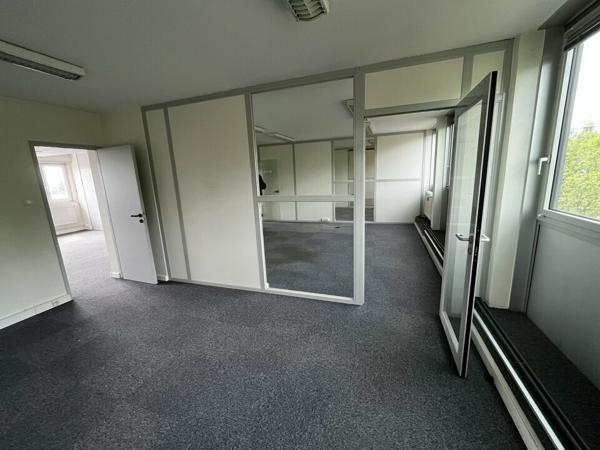 BUREAUX à LOUER de 242 m²