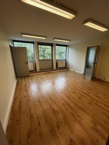 BUREAUX à LOUER de 242 m²