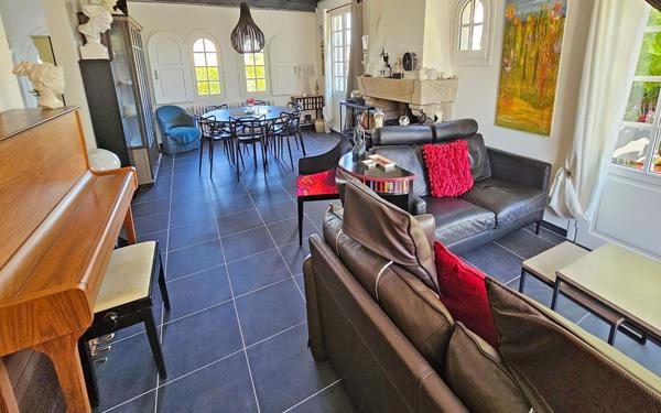 Maison à vendre    6 pièces • 182,20 m2 Trégastel