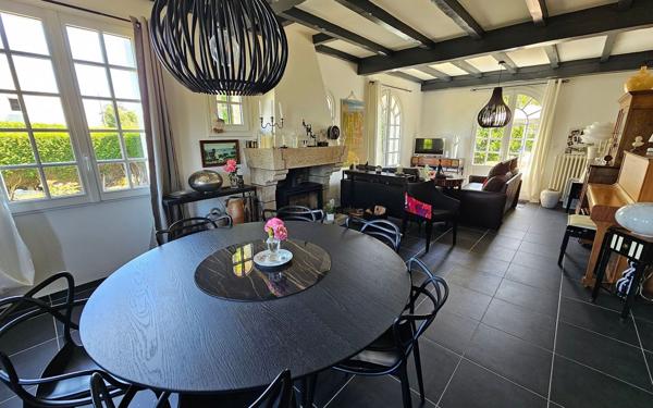 Maison à vendre    6 pièces • 182,20 m2 Trégastel