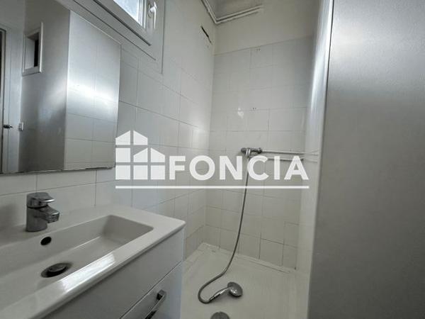 Location Appartement 3 pièces 55.2 m² - 2 RUE DU CERISIER Nimes 30000