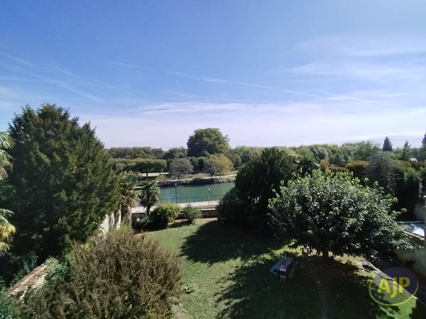 Appartement à louer Saintes : 2 pièces, 35m² avec 1 chambre(s) à 530€ - AJP Immobilier Saintes