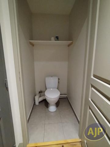 Appartement à louer Saintes : 2 pièces, 35m² avec 1 chambre(s) à 530€ - AJP Immobilier Saintes