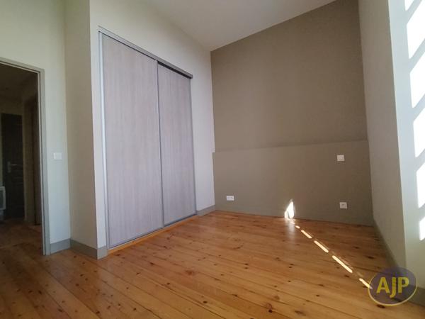 Appartement à louer Saintes : 2 pièces, 35m² avec 1 chambre(s) à 530€ - AJP Immobilier Saintes