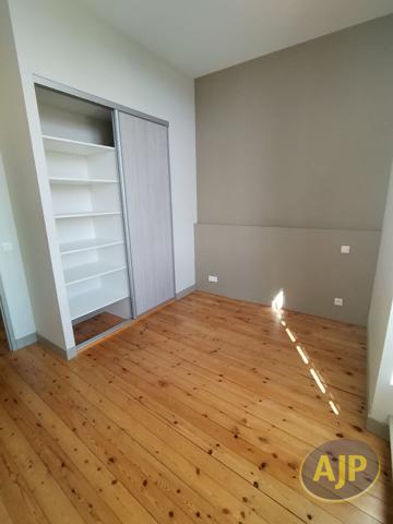 Appartement à louer Saintes : 2 pièces, 35m² avec 1 chambre(s) à 530€ - AJP Immobilier Saintes