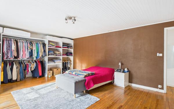 Maison à vendre    5 pièces •  Gières