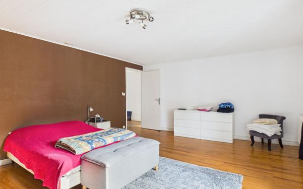 Maison à vendre    5 pièces •  Gières