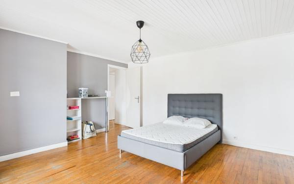 Maison à vendre    5 pièces •  Gières