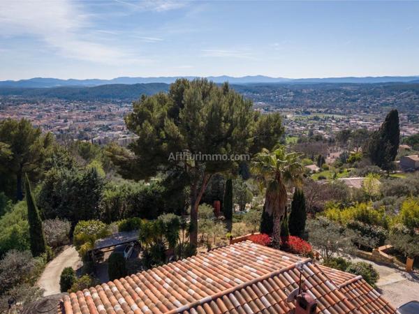 Vente                                                      Maison
                        
                     6 pièces                      154 m2                     à Draguignan
