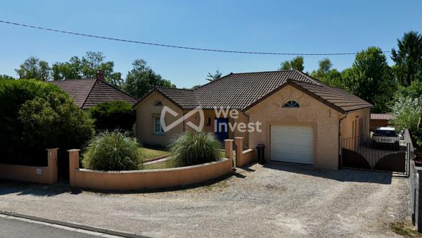 Villa d'exception de plain-pied avec piscine, géothermie et terrain arboré Et si vous viviez comme en vacances toute l'année