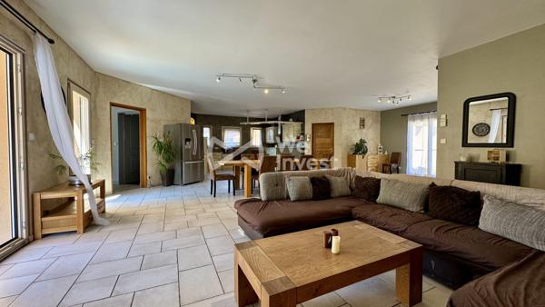 Villa d'exception de plain-pied avec piscine, géothermie et terrain arboré Et si vous viviez comme en vacances toute l'année