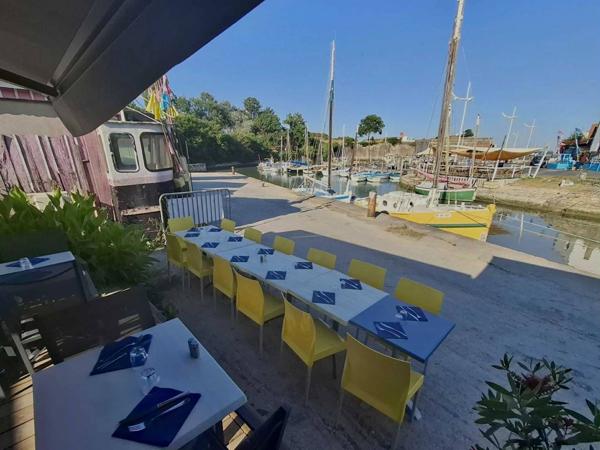 Restaurant sur le port de Château d'Oléron - Fonds de commerce