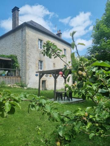Maison de maître rénovée et meublée de 220 m² à Bugeat (19170), Corrèze