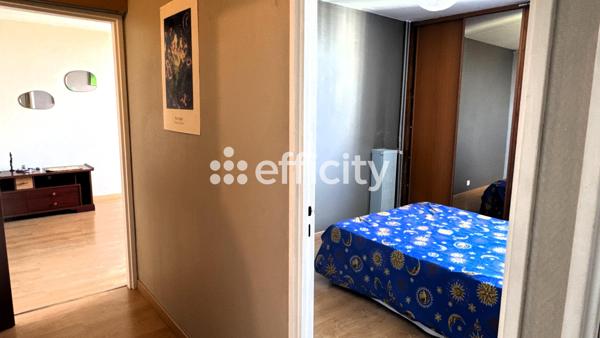 Appartement
         2 pièces
        - 54 m² 98 000 € *