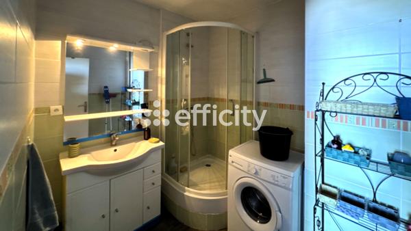 Appartement
         2 pièces
        - 54 m² 98 000 € *