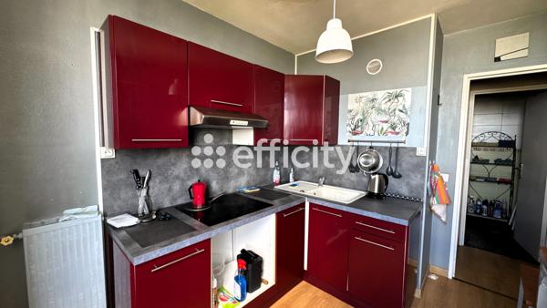 Appartement
         2 pièces
        - 54 m² 98 000 € *