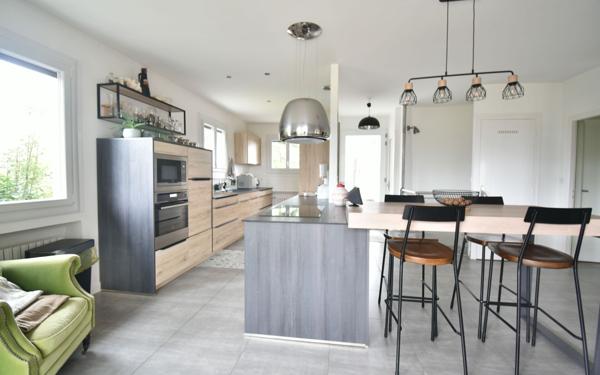 Maison à vendre    6 pièces •  Meximieux