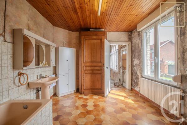 Maison à vendre  5 pièces - 161,61 m 2   MAUBEUGE  - 59