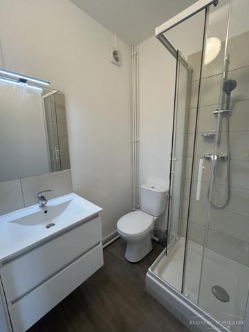 POITIERS, PLACE DE LA MAIRIE, STUDIO ENTIEREMENT RENOVE