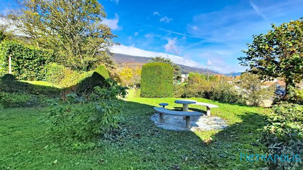 Ensemble immobilier de 2 maisons individuelles