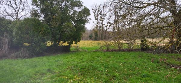 Jolie fermette à rénover sur plus de 4000 m2