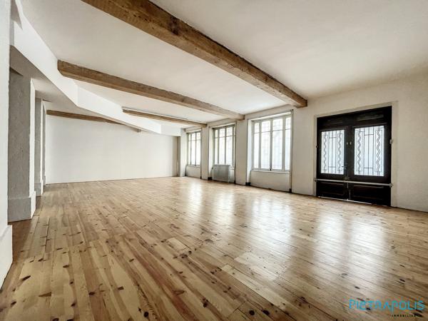 A SAISIR LOCAL COMMERCIAL DE 207M² A RENOVER