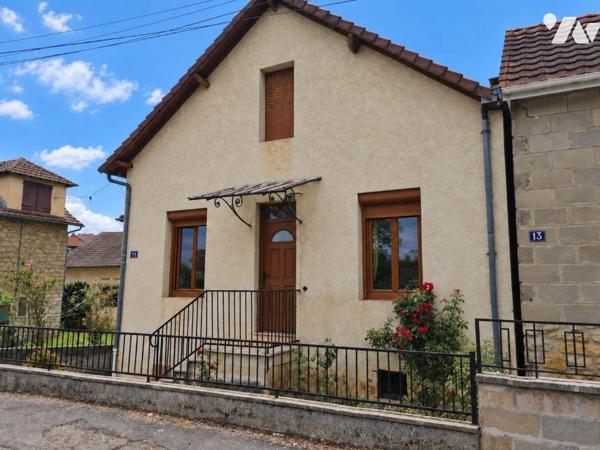 Venez visiter cette maison d'env. 95m² habitable, élevée sur sous-sol total située à 7mn en voi...
