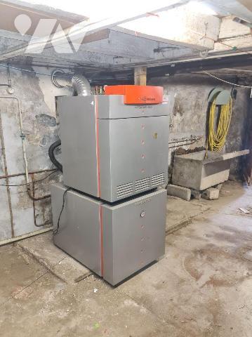 Venez visiter cette maison d'env. 95m² habitable, élevée sur sous-sol total située à 7mn en voi...