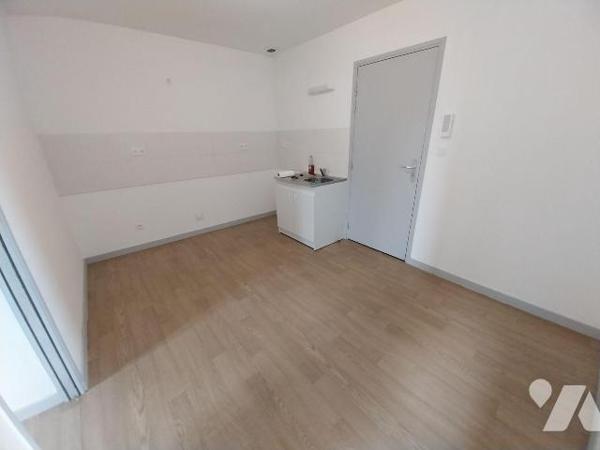 Appartement à Vendre à Vitré (35500) en Ille-et-Vilaine (35)

VITRE CENTRE-VILLE, au sein d'u...