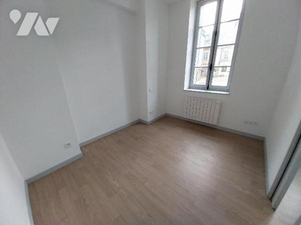 Appartement à Vendre à Vitré (35500) en Ille-et-Vilaine (35)

VITRE CENTRE-VILLE, au sein d'u...