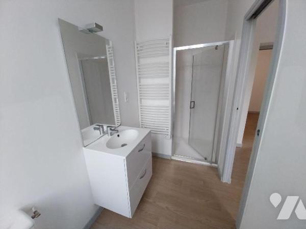 Appartement à Vendre à Vitré (35500) en Ille-et-Vilaine (35)

VITRE CENTRE-VILLE, au sein d'u...