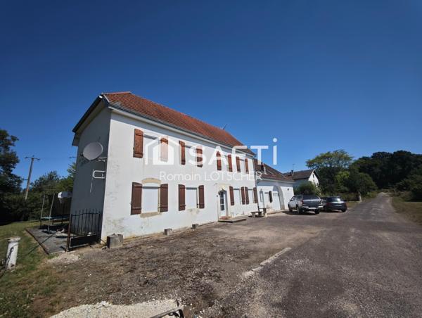 Maison située dans un environnement isolé au calme