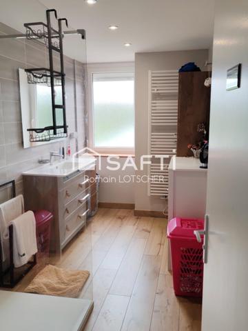 Maison située dans un environnement isolé au calme