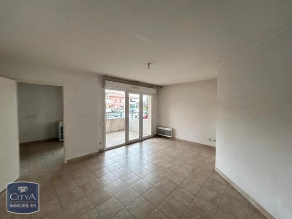 Appartement à louer 2 pièces 48.16m² Milhaud (30540)
