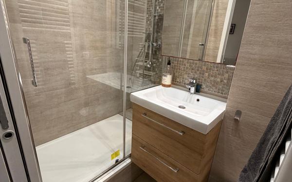 Appartement à vendre    3 pièces • 41,38 m2 Saint-Maur-des-Fossés