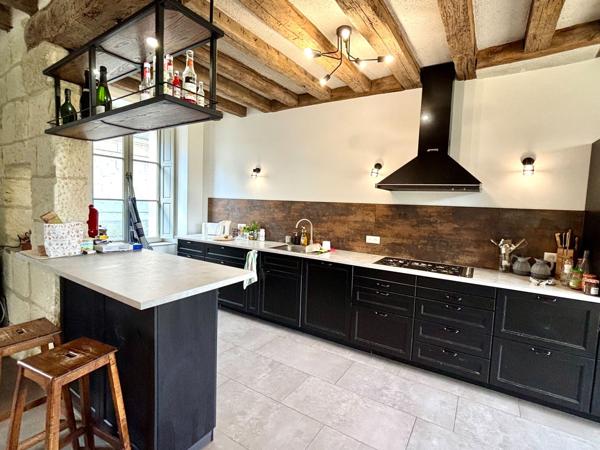 Vente Maison de luxe Loches 10 Pièces 327 m²