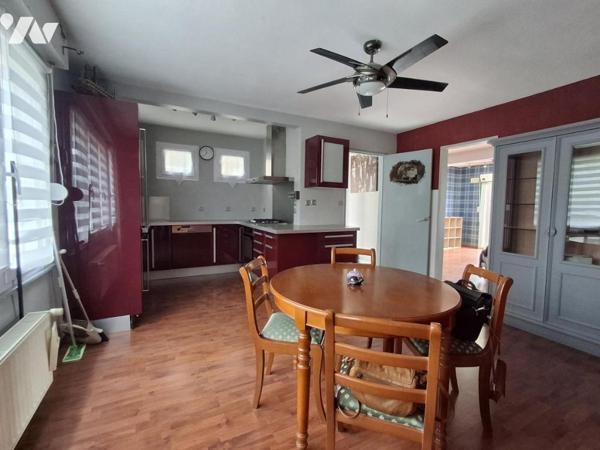Maison de 90m² hab avec 3 chambres sur le même palier;  2 SDB; SOUS SOL complet ; JARDIN et Garage  