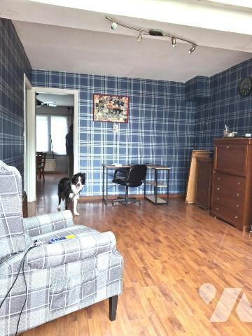 Maison de 90m² hab avec 3 chambres sur le même palier;  2 SDB; SOUS SOL complet ; JARDIN et Garage  