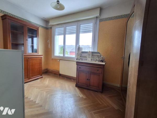Maison de 90m² hab avec 3 chambres sur le même palier;  2 SDB; SOUS SOL complet ; JARDIN et Garage  