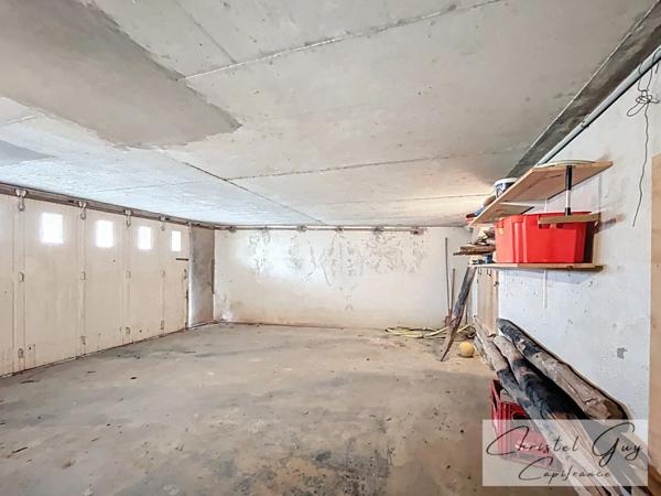 Maison bourgeoise à vendre 12 pièces, 7 chambres, centre ville Montval sur Loir (72500),