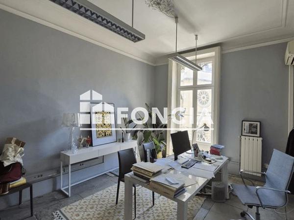 Location Local commercial 7 pièces 178.12 m² - 5 PLACE DU PETIT SCEL Montpellier 34000