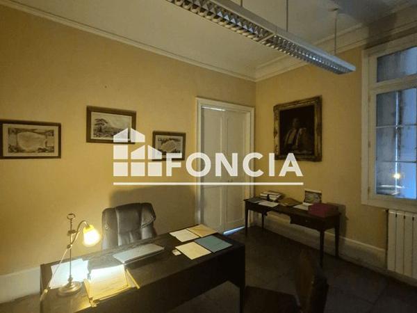 Location Local commercial 7 pièces 178.12 m² - 5 PLACE DU PETIT SCEL Montpellier 34000