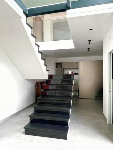 Magnifique propriété contemporaine de 11 pièces!!!