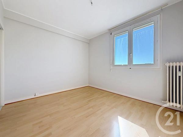 Appartement T4 à vendre  4 pièces - 65 m 2   TROYES  - 10