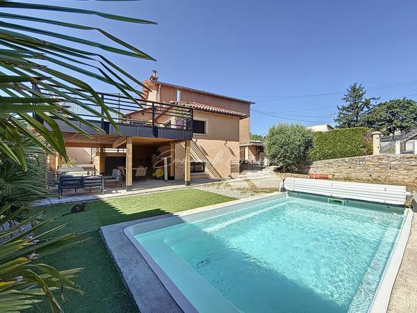Millau (12100) Quartier des Aumières // Maison 6 pièces 105 m2 habitables environ avec jardin, piscine et spa